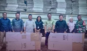 KPU KBB Menjadi Daerah Pertama Terima Logistik Sebanyak 5 Kontainer pada Jumat (6/10).