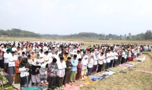 Kemarau Berkepanjangan, Warga Kecamatan Cipongkor Gelar Salat Istisqa