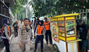 Tim Tangkas Kota Bogor saat menggelar patroli disejumlah kawasan pedestarian di Kota Bogor. (Yudha Prananda / Jabar Ekspres)