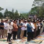 Pemerintah Daerah Gelar Shalat Istisqa di Halaman Induk Pusat Pemerintahan Kabupaten Sumedang, Selasa 10 Oktober 2023. (Je/ dedi)