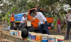 Bantuan Air Bersih Tiba di Kota Banjar, Warga Krisis Air Bersih Bernafas Lega