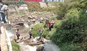 Sungai Ciesek Tercemar, Pemkec Megamendung Lakukan Langkah Ini! Forkopincam beberapa waktu lalu sidak ke sungai Ciesek.