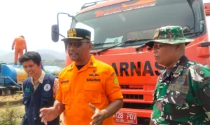 Truk Water Treatment Basarnas Suplai Air Bersih ke Wilayah Terdampak Kekeringan di Sumedang Truk Water Treatment Basarnas Suplai Air Bersih ke Wilayah Terdampak Kekeringan di Sumedang