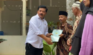 Menteri Hadi Tjahjanto Bagikan 405 Sertifikat kepada 250 Petani di Desa Muktisari Kabupaten Ciamis