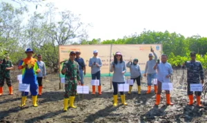 Wujud Nyata Komitmen Terhadap Bisnis Berkelanjutan dan Pelestarian Lingkungan, Danamon Peduli Tanam Lima Ribu Pohon Mangrove di Pangandaran Wujud Nyata Komitmen Terhadap Bisnis Berkelanjutan dan Pelestarian Lingkungan, Danamon Peduli Tanam Lima Ribu Pohon Mangrove di Pangandaran