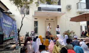Susasana acara santunan anak yatim dan kaum dhuafa bersama Generasi Jabar Juara, Duta Pariwisata Remaja, Miss Indonesia Tourism Ambassador dan Puteri Karya Indonesia.