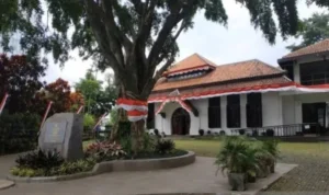 Persoalan Gedung Indonesia Menggugat Masih Berlanjut, Ombudsman akan Panggil Bey Triadi Machmudin Polemik Pencabutan Izin GIM Belum Usai, Ombudsman Belum Tindak Lanjut