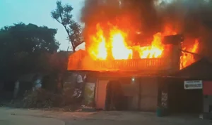 Lahap Bangunan Berlantai Dua, Si Jago Merah Mengamuk di Cileunyi Bandung