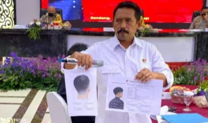 Ist. Pihal kepolisian saat tunjukan sketsa diduga pelaku kasus subang pada beberapa waktu lalu. Dok. Jabar Ekspres.