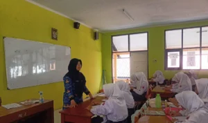 Kegiatan PBM di SMKN 3 Cimahi.