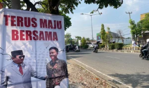Usai MK Kabulkan Gugatan Batas Usia Capres-Cawapres, Kini Muncul Banner Prabowo-Gibran