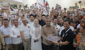 Sekjen Partai Gerindra Pastikan Gibran Tak Hadiri Rapimnas Hari ini Sekjen Partai Gerindra Pastikan Gibran Tak Hadiri Rapimnas Hari ini