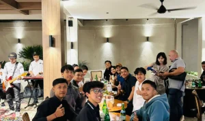 Calon Anggota Legislatif (Caleg) DPR RI Dapil Jabar 1, Rasyid Rajasa bertemu dengan Penggerak Milenial Indonesia (PMI) Jawa Barat, di Pasteur, Kota Bandung, Sabtu (14/10) malam.