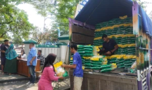 Pasca Blusukan di Pasar Impres, TPID Kabupaten Sumedang Gelar Opsar Beras Murah di Alun-alun
