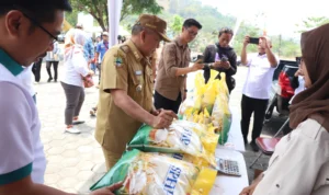 DPKP KBB Tegaskan 13 Distributor Penjual Beras SPHP Harus Taati Aturan Pemerintah