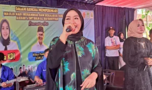 Ganjar Sejati dan Karang Taruna di Garut Hadirkan Hiburan Musik Religi melalui Peringatan Maulid Nabi Sukarelawan Ganjar Sejati berkolaborasi dengan Karang Taruna Desa Cibiuk Kulon, Cibiuk, Garut, menghadirkan hiburan musik religi bagi masyarakat dalam momentum peringatan Maulid Nabi Muhammad, Sabtu (7/10).