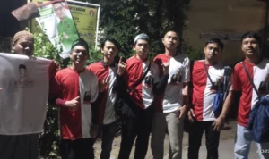 Aliansi Muslim Indonesia Pendukung Ganjar (Almijan) menyambut antusiasi kedatangan Bakal Calon Presiden (Bacalon), Ganjar Pranowo saat melakukan ziarah ke makam Mama Falak Pagentongan Bogor.