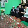 Bakal Calon Presiden Ganjar Pranowo mendatangi sekaligus berziarah ke makam ulama sepuh Betawi Ponpes Nurul Ibad Lubang Buaya, Jakarta Timur, Kamis 12 Oktober 2023.