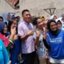 AKRAB DENGAN WARGA: Ketua DPD PAN Kota Bandung, Muhammad Rasyid Rajasa saat bersilaturahmi dengan warga RW 06 Kelurahan Palasari, Kecamatan Cibiru, Kota Bandung, Kamis 12 Oktober 2023.