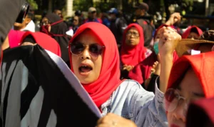 Buruh Kota Cimahi Desak Pemerintah Tingkatkan UMK Atas Dasar ini!