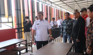 Pasar Caplek Cirebon Diresmikan Bupati, Kini Lebih Representatif