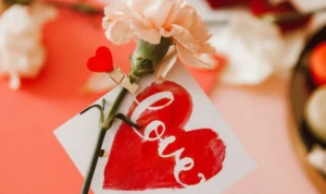 Ilustrasi Contoh Ide Long Text Buat Pacar Cuek "Happy Boy Friend Day" 3 Oktober/ Pexels/ ROMAN ODINTSOV
