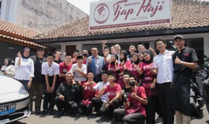 Pastikan Proses Halal dari Hulu ke Hilir, Ridwan Kamil Berikan Bintang Lima untuk Bakso Tjap Haji Pastikan Proses Halal dari Hulu ke Hilir, Ridwan Kamil Berikan Bintang Lima untuk Bakso Tjap Haji