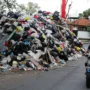 Alih-alih Membaik, Gunungan Sampah Kembali Terjadi di TPS Kota Bandung