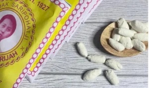 Bedak Saripohatji dan dipadukan dengan Kopi memiliki banyak manfaat untuk kulit wajah.