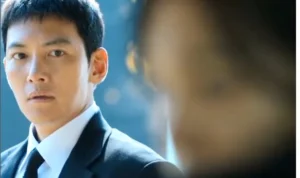 Ekspresi Ji Chang Wook Saat Jung Ki Cheol Memeluk Istrinya. (instagram @theworstof evil)
