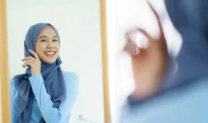 Muslimah Wajib Tau Doa Ketika Bercermin untuk Menumbuhkan Inner Beauty