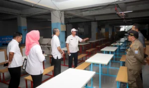 Pemerintah Kota (Pemkot) Bandung saat meninjau basemen Alun-alun Kota Bandung (1/11).
