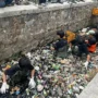 Personil Pandawara Group Kembali Lakukan Bersih-Bersih Selokan Kecil di Baleendah Kabupaten Bandung. Foto Agi Jabar Ekspres