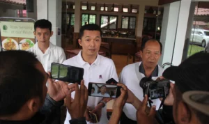 Legenda bulu tangkis Indonesia Taufik Hidayat maju menjadi calon anggota legislatif (caleg) untuk DPR RI dari Partai Gerindra.