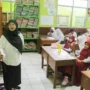 Situasi Kegiatan Belajar Mengajar (KBM) Sekolah Dasar di Kota Bandung . Pemkot Bandung telah mengucurkan 50 Miliar untuk tenaga pendidik honorer dari jenjang TK hingga SMP. (Pandu Muslim/Jabar Ekspres)