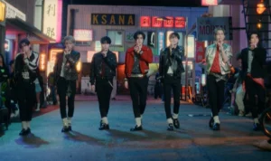 Tangkapan layar Video MV Sweet Venom ENHYPEN yang menunjuikkan gerakan dan pakaian dengan konsep Michael Jackson. (YouTube ENHYPEN)