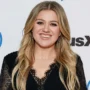 Kelly Clarkson Berbunga-bunga Saat Dikado Setiap Taylor Swift Merilis Album Rekam Ulang