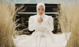 Lagu Terbaru Putri Ariani berjudul Perfect Liar berhasil menjadi Trending di Youtube. (instagram @putriariani)