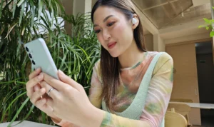 Salah satu keunggulan Smartphone Samsung Galaxy S23 FE adalah pada tampilan pilihan warna Eye Catching yang dapat mengekspresikan pemakainya