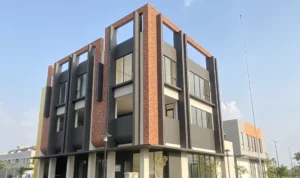 Summarecon Bandung Hadirkan Ruko Sapphire Dekat dengan Stasiun Kereta Cepat Sebagai pusat pertumbuhan bisnis baru Summarecon Bandung meluncurkan Ruko Sapphire sebagai tempat usaha paling strategis.