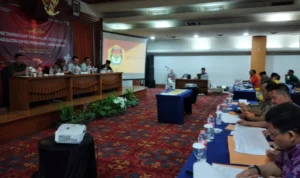 SAH : Rapat pleno penetapan DCT KPU Jabar, Jumat (3/11).