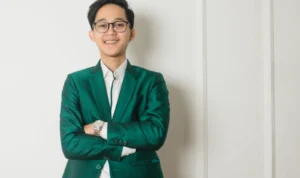 Sosok Caleg muda dari PKB Kota Bogor, Garies Muhammad Daffie Aliefadjani yang melakukan kampanye di aplikasi kencan.
