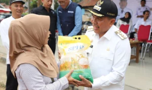 Jaga Stabilisasi Harga, Pemkab Bandung Barat Alokasikan 100 Ton Beras Jaga Stabilisasi Harga, Pemkab Bandung Barat Alokasikan 100 Ton Beras