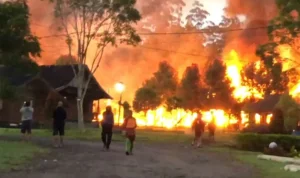 Diduga Korsleting Listrik, Objek Wisata dan Penginapan Emte Highland Resort Habis Terbakar. Foto Tangkapan Layar