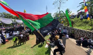 Aksi Bela Palestina, Ribuan Warga Cipatat Galang Dana dan Doa Bersama