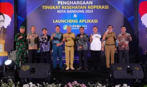 Tiga Koperasi Terbaik di Kota Bandung Raih Predikat Sehat pada Penilaian Tahun 2023 Tiga Koperasi Terbaik di Kota Bandung Raih Predikat Sehat pada Penilaian Tahun 2023