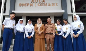 Doc. Siswa SMPN 1 Cimahi Berprestasi Mewakili Sekolah untuk Tingkat Provinsi (mong)