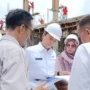 Wakil Wali Kota Bogor, Dedie A. Rachim beserta jajaran saat meninjau lokasi proyek pembangunan lanjutan GOR Bogor Selatan.
