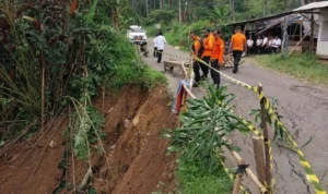 Masuk Musim Hujan, Camat Sukamakmur Minta Warga Waspada Rawan Bencana Masuk Musim Hujan, Camat Sukamakmur Minta Warga Waspada Rawan Bencana