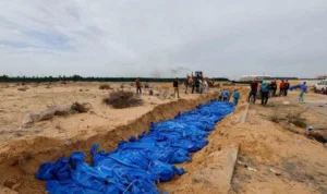 Warga Palestina Manfaatkan Momen Gencatan Senjata dengan Berziarah